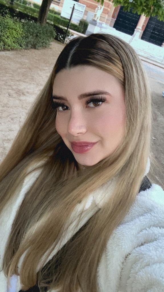 612428989: Chica busca chico en Sevilla