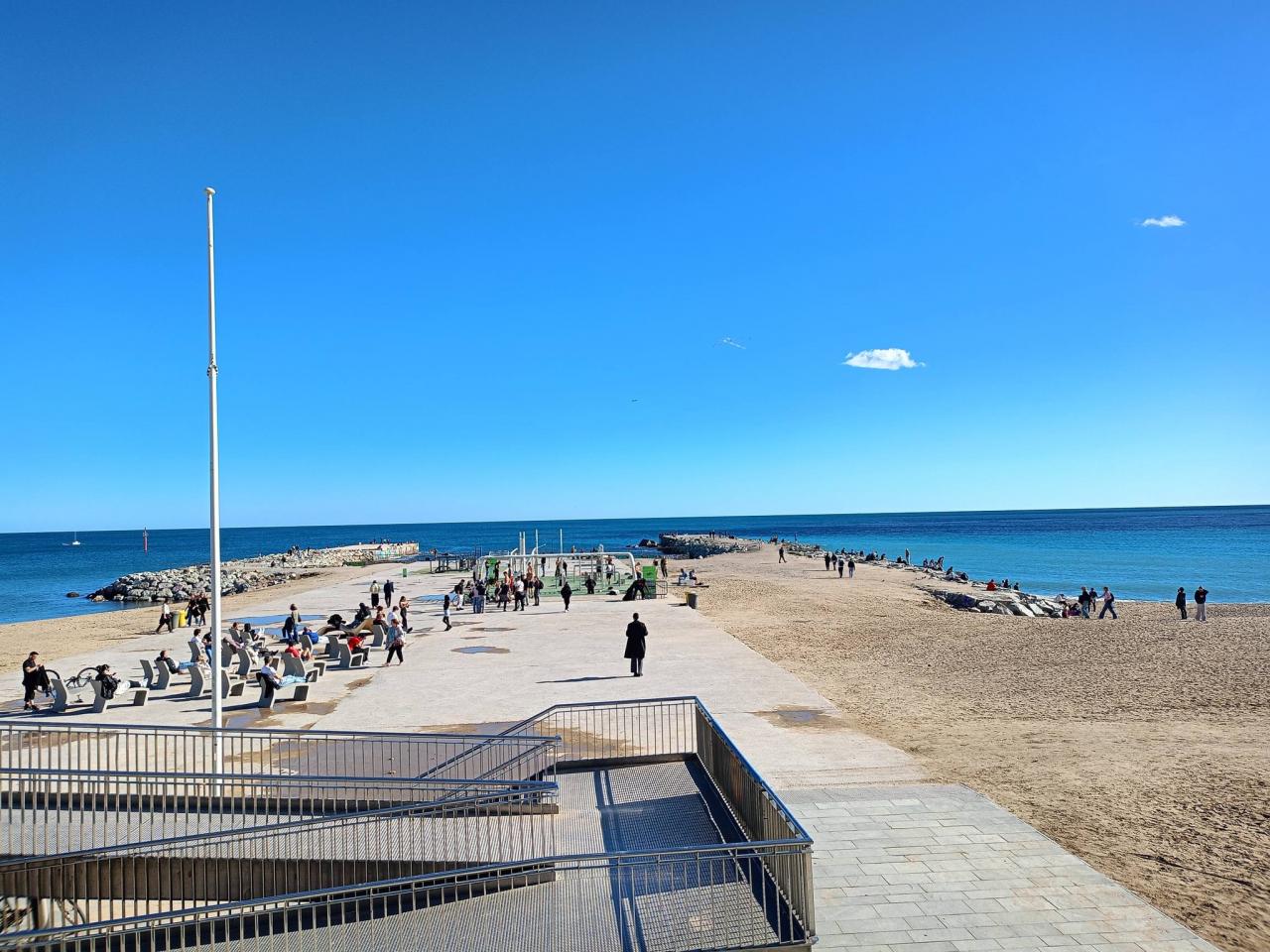 Chica busca chico en Barcelona: 