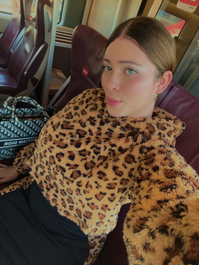 674935993: Chica busca chico en Asturias