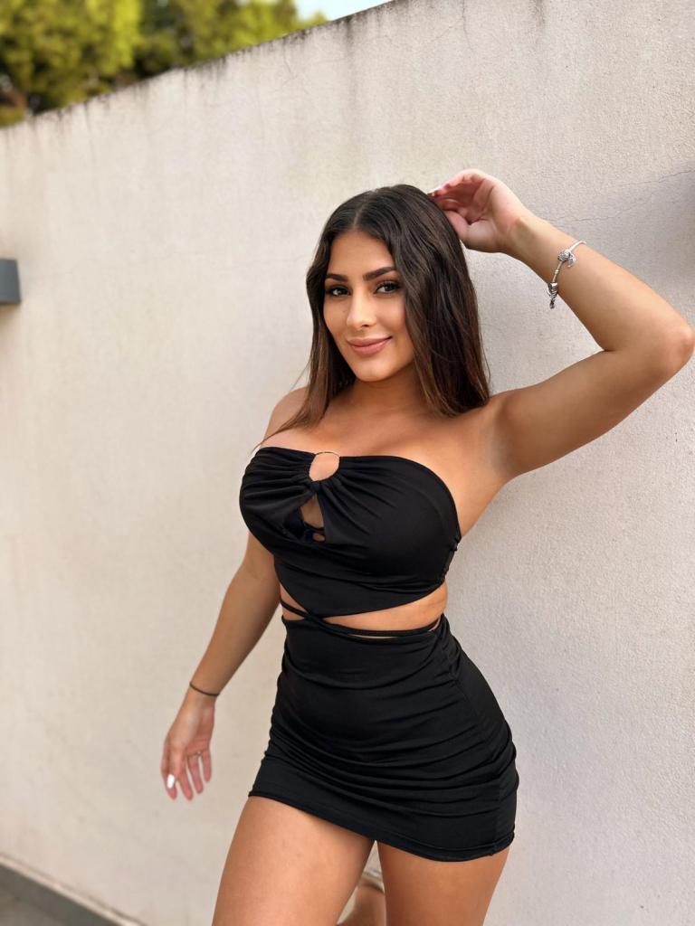 Chica busca chico en Ibiza: 