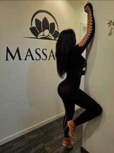 647321206: Chica busca chico en Barcelona