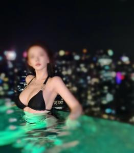 602184346: Chica busca chico en Barcelona