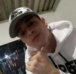 672204553: Chico busca chica en Alicante