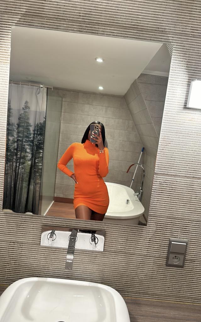 647274520: Chica busca chico en Mallorca