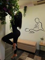 647308043: Chica busca chico en Barcelona