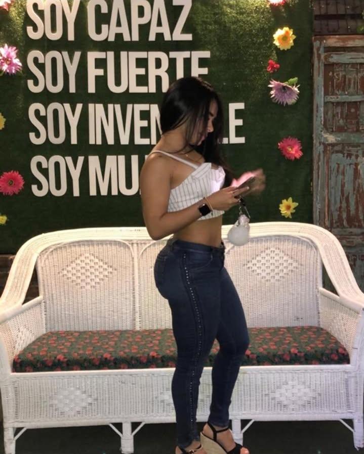 637103542: Chica busca chico en León