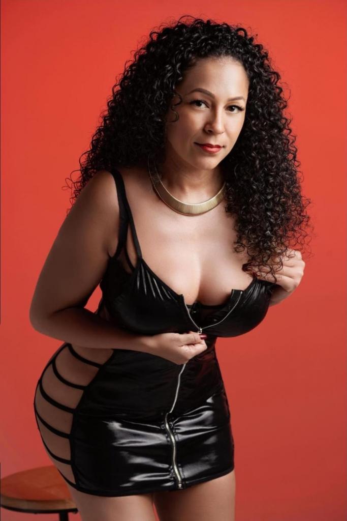 Chica busca chico en Tenerife: 