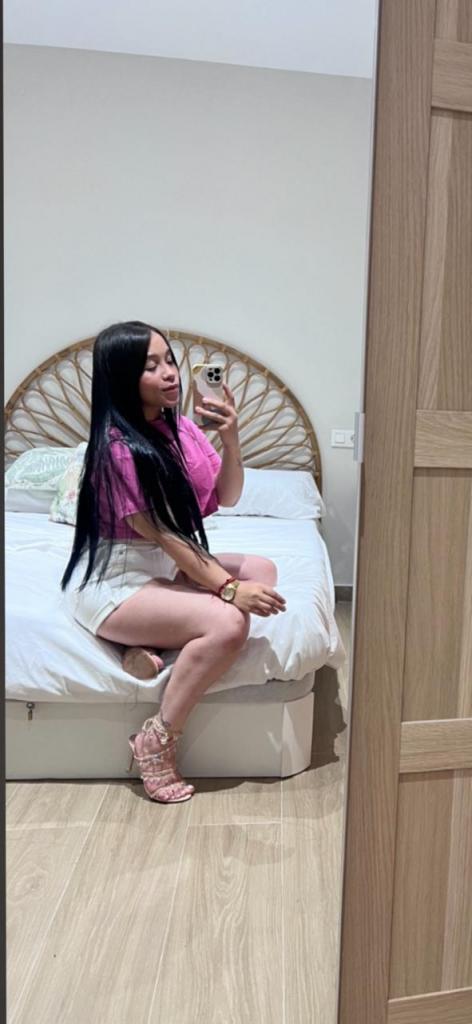 613421353: Chica busca chico en Málaga