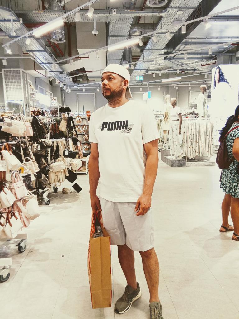 Chico busca chica en Barcelona: 