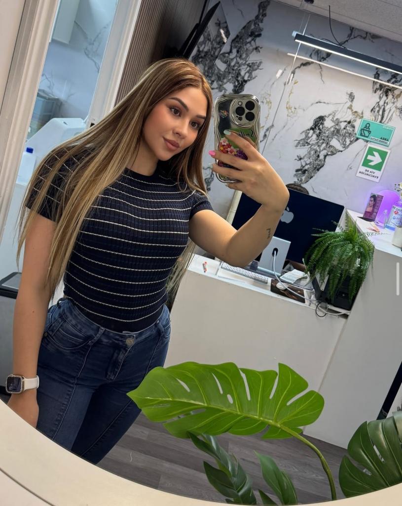 697748773: Travesti en Murcia