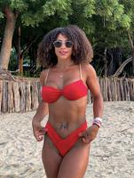 647973031: Chica busca chico en Barcelona