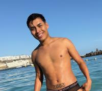 633152670: Chico busca chica en Sevilla