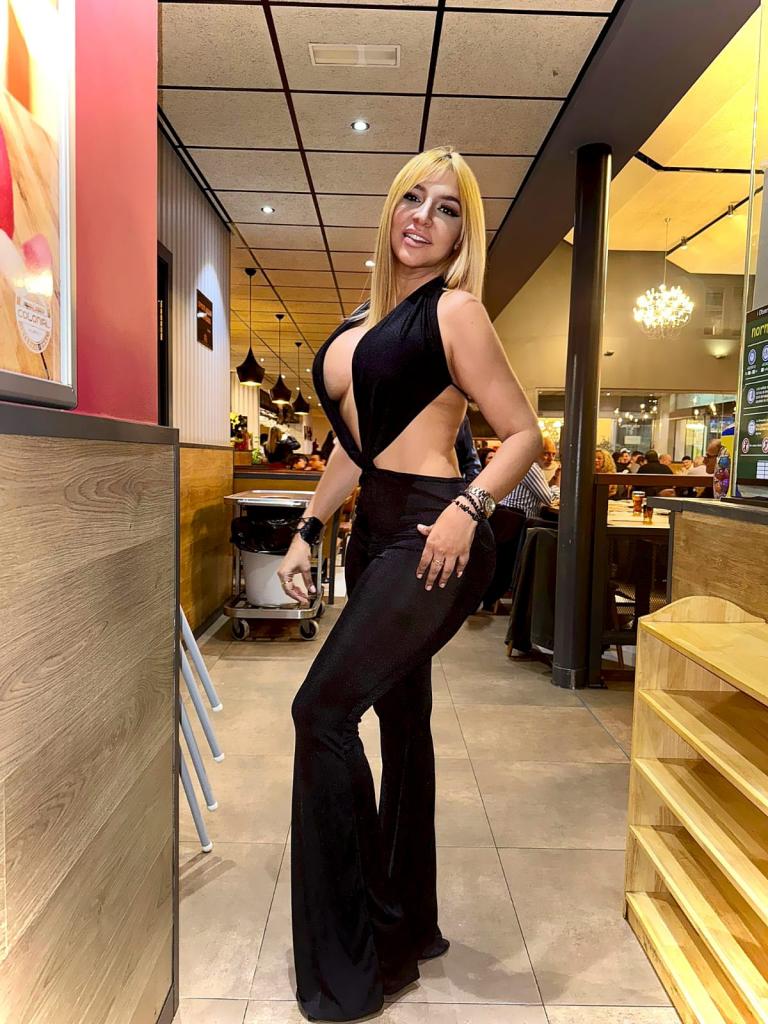 Chica busca chico en Valencia: Chica busca chico