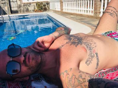 654856122: Chico busca chica en Málaga