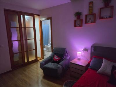 673664572: Chica busca chico en León