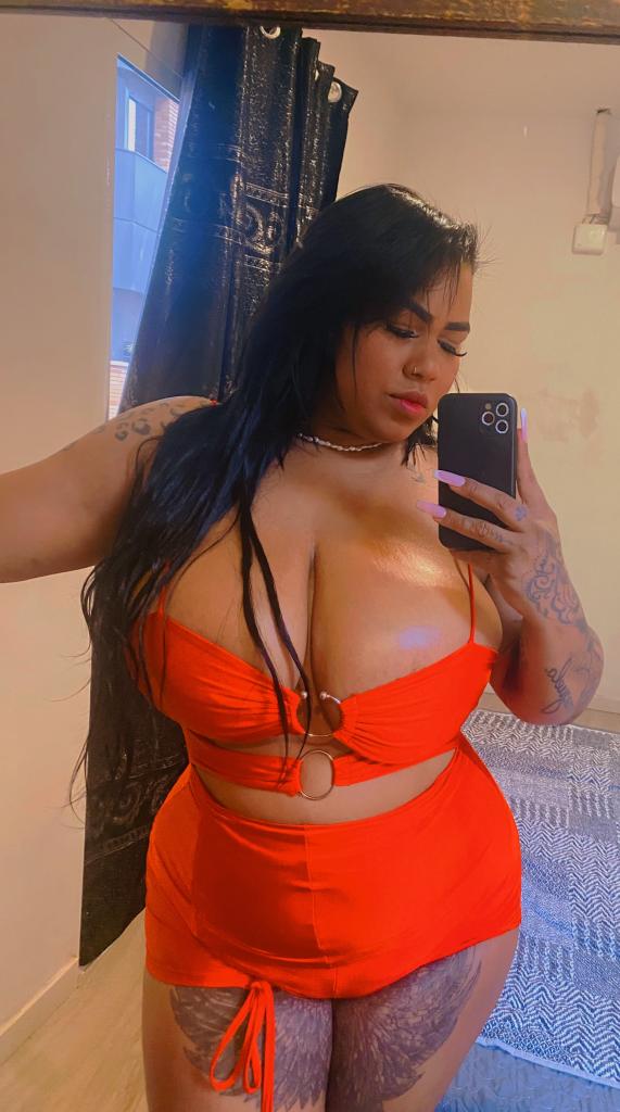 604105088: Chica busca chico en Barcelona