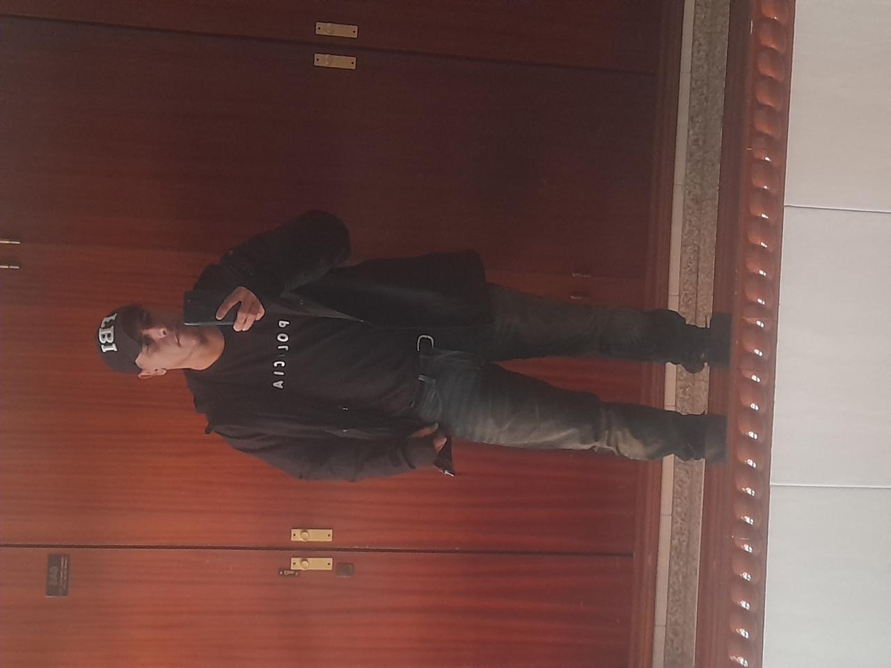 Chico busca chica en Asturias: 