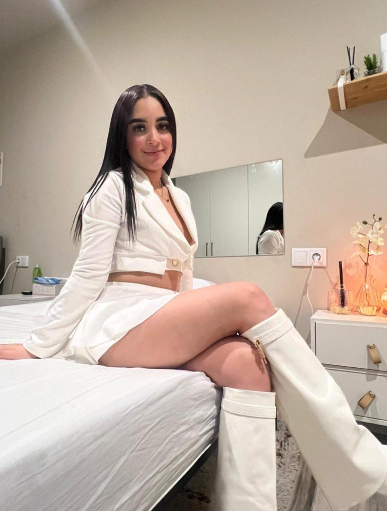 613442998: Chica busca chico en Sevilla