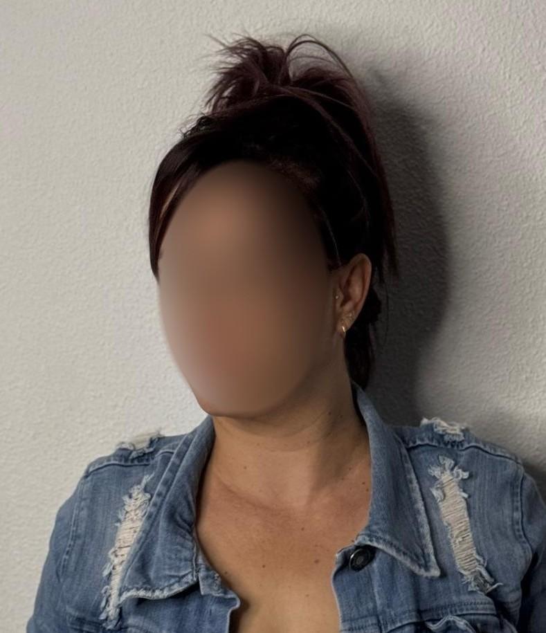 Chica busca chico en Alicante: Chica busca chico