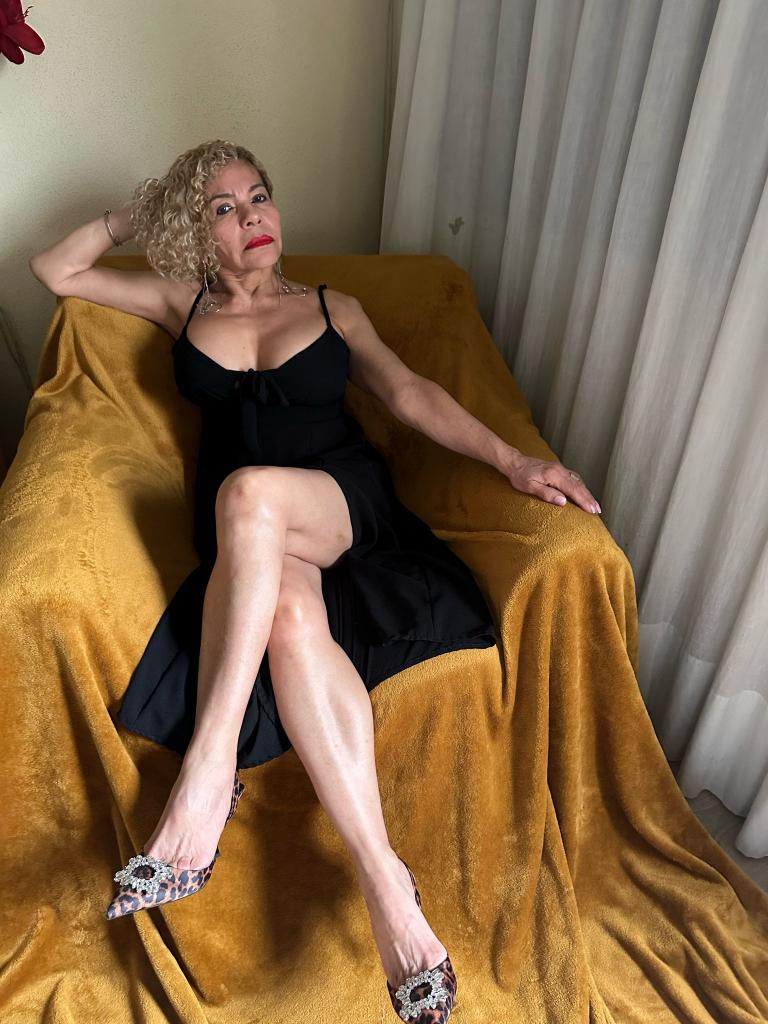 661050063: Chica busca chico en Madrid