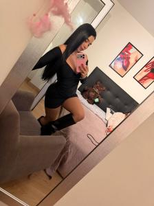 645227991: Chica busca chico en Barcelona