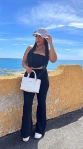 613898305: Chica busca chico en Alicante