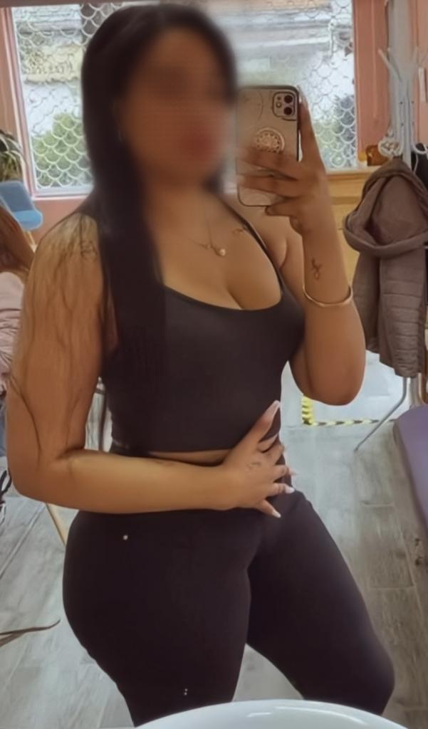672851469: Chica busca chico en Madrid