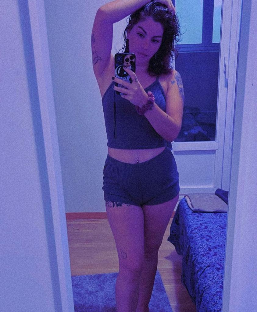 711247317: Chica busca chico en Granada