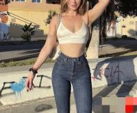 672965242: Chica busca chico en Sevilla