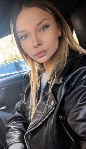 678754697: Chica busca chico en Barcelona