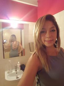 697868450: Chica busca chico en La Coruña