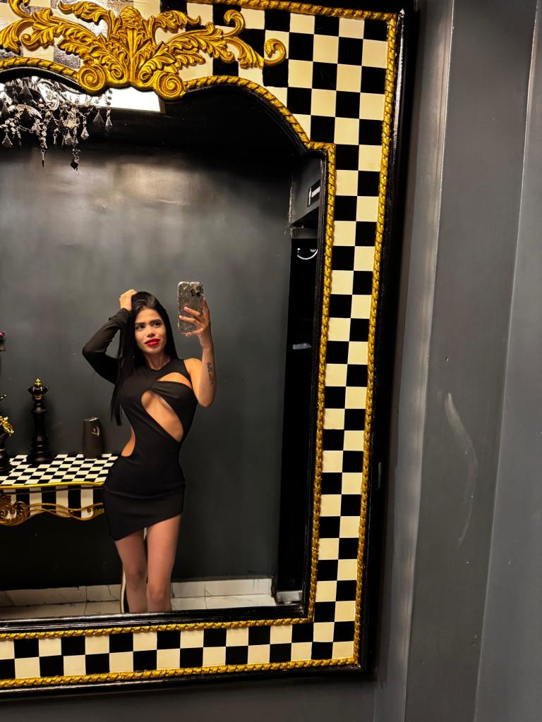 Chica busca chico en Almería: 