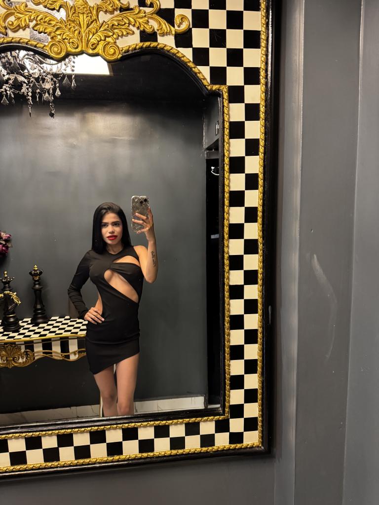 607636887: Chica busca chico en Almería