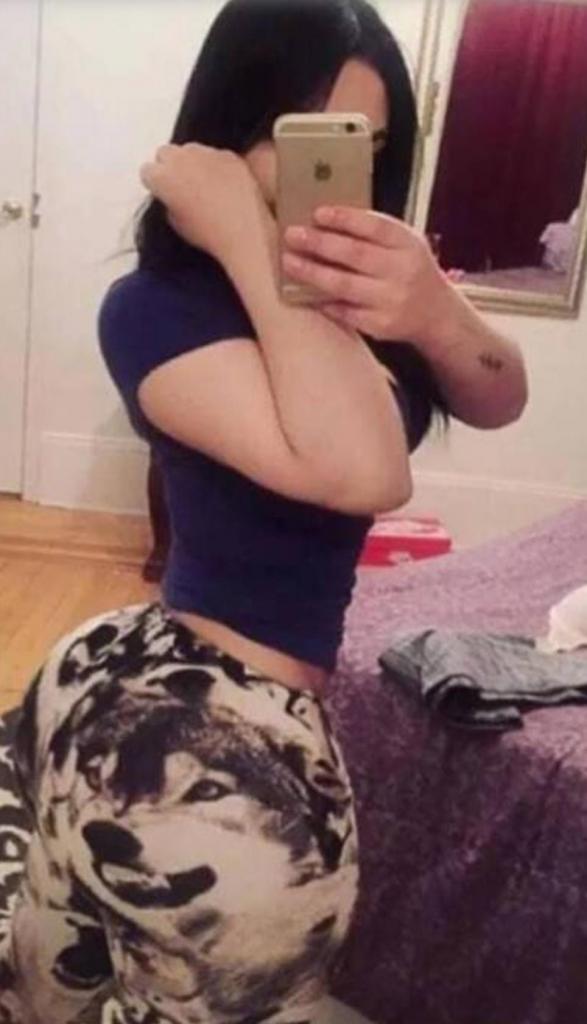 631581883: Chica busca chico en Asturias