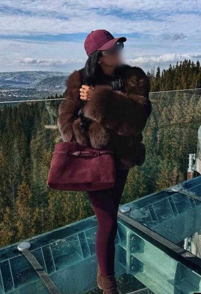 613767340: Chica busca chico en Pontevedra