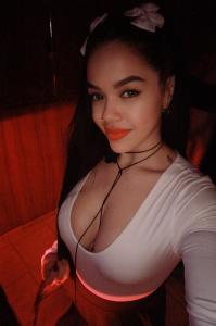 680615957: Chica busca chico en Pontevedra