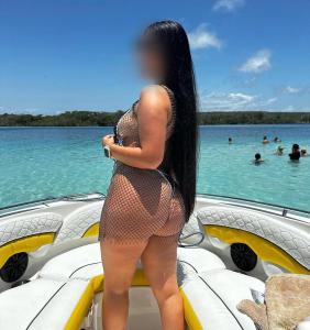 647781708: Chica busca chico en Barcelona