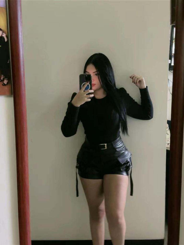 Chica busca chico en Tenerife: 