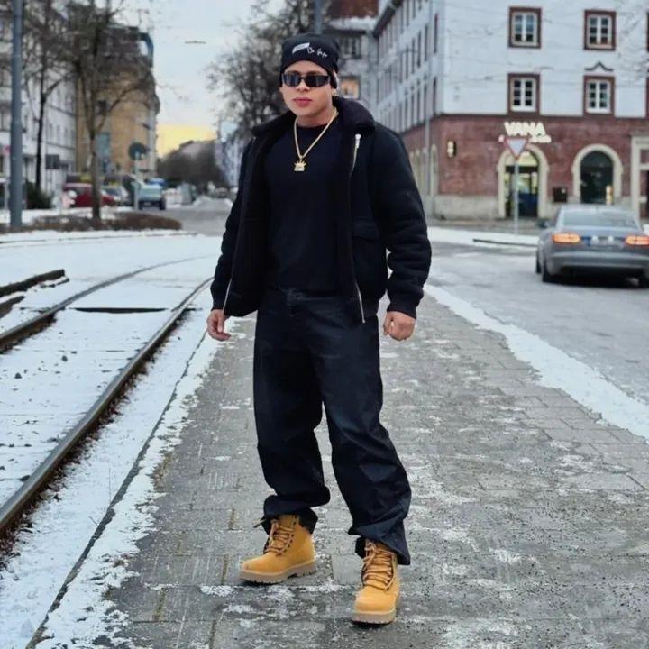 Chico busca chica en Cádiz: 