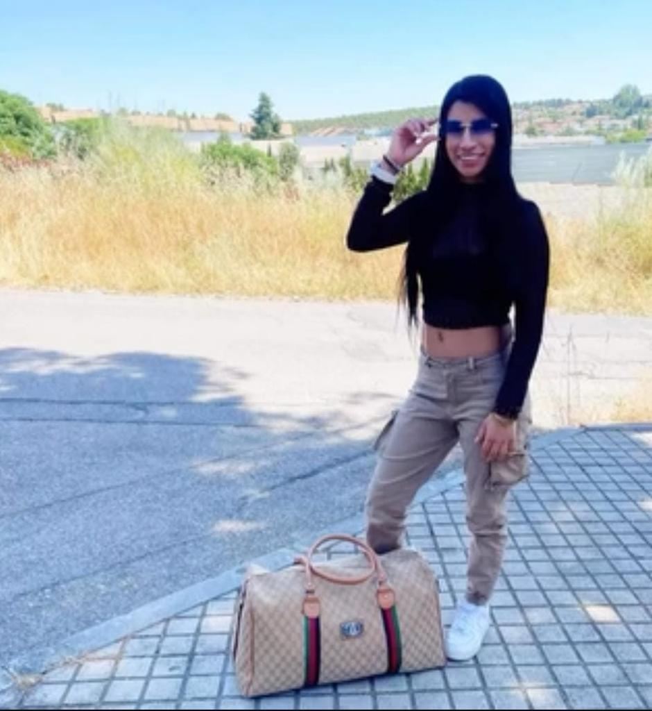 617746381: Chica busca chico en Madrid