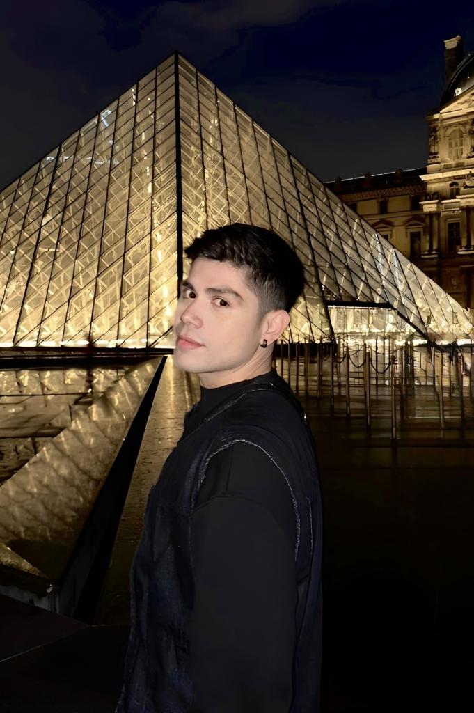 692543750: Chico busca chica en Barcelona