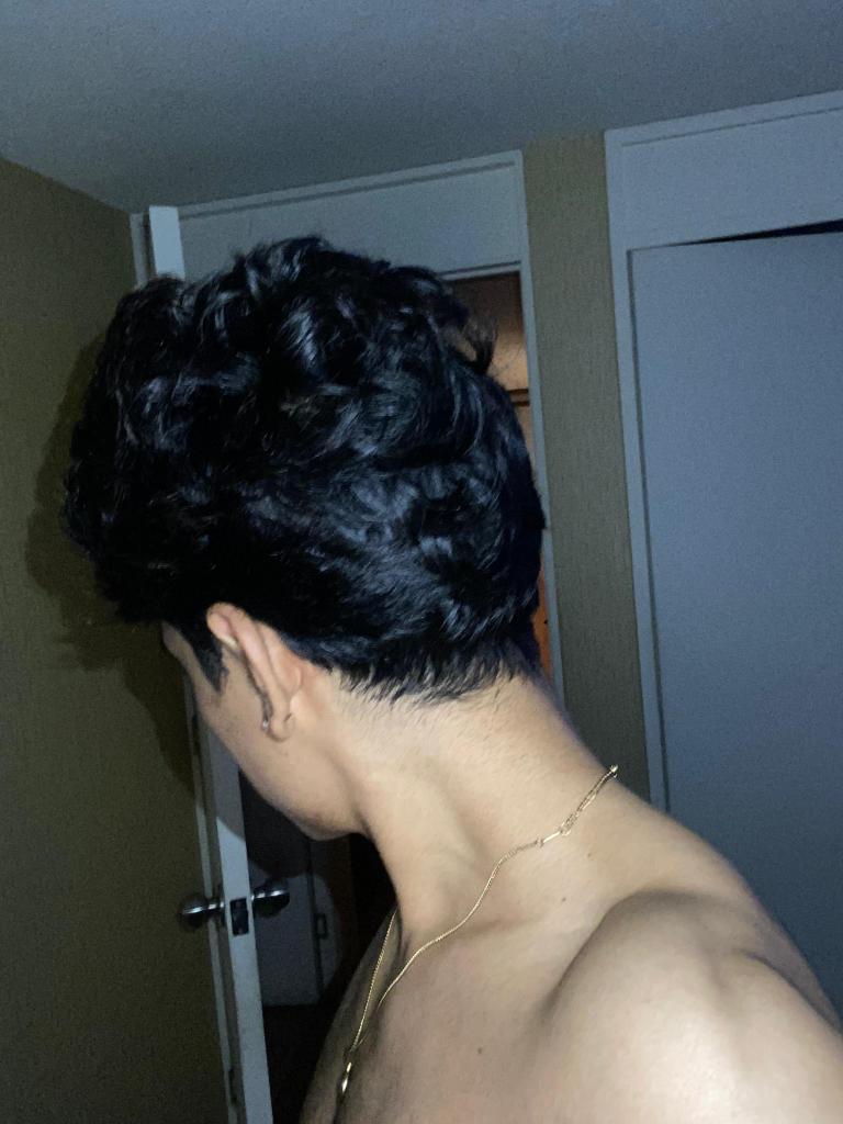 Chico busca chica en Sevilla: 