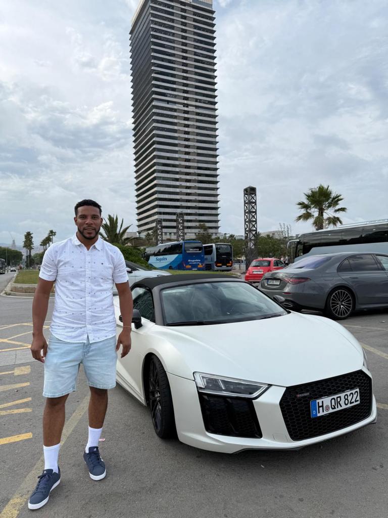 Chico busca chica en Barcelona: 