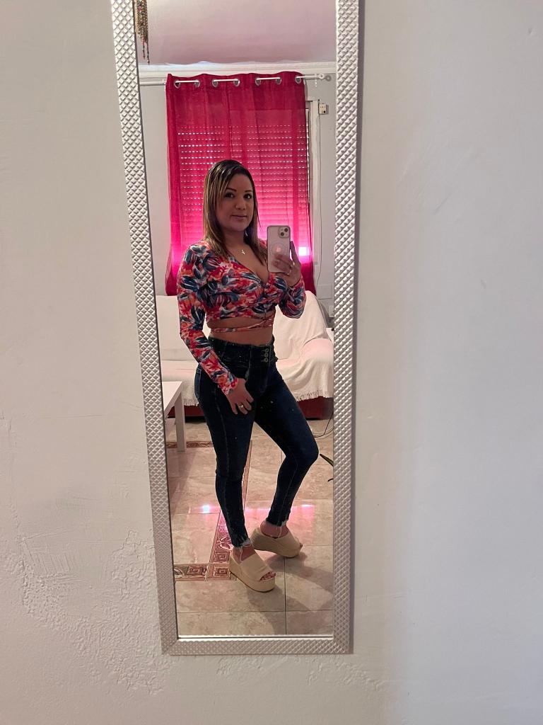 Chica busca chico en Cádiz: 