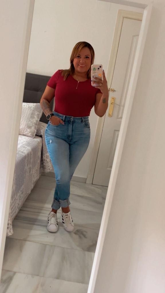 Chica busca chico en Cádiz: 