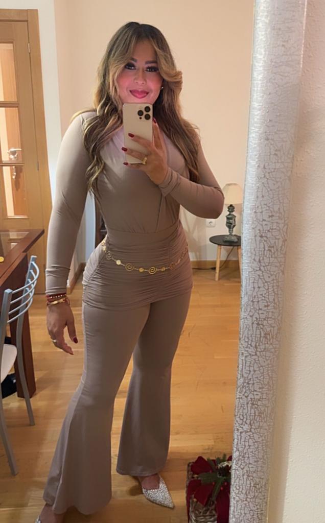 685882766: Chica busca chico en Sevilla