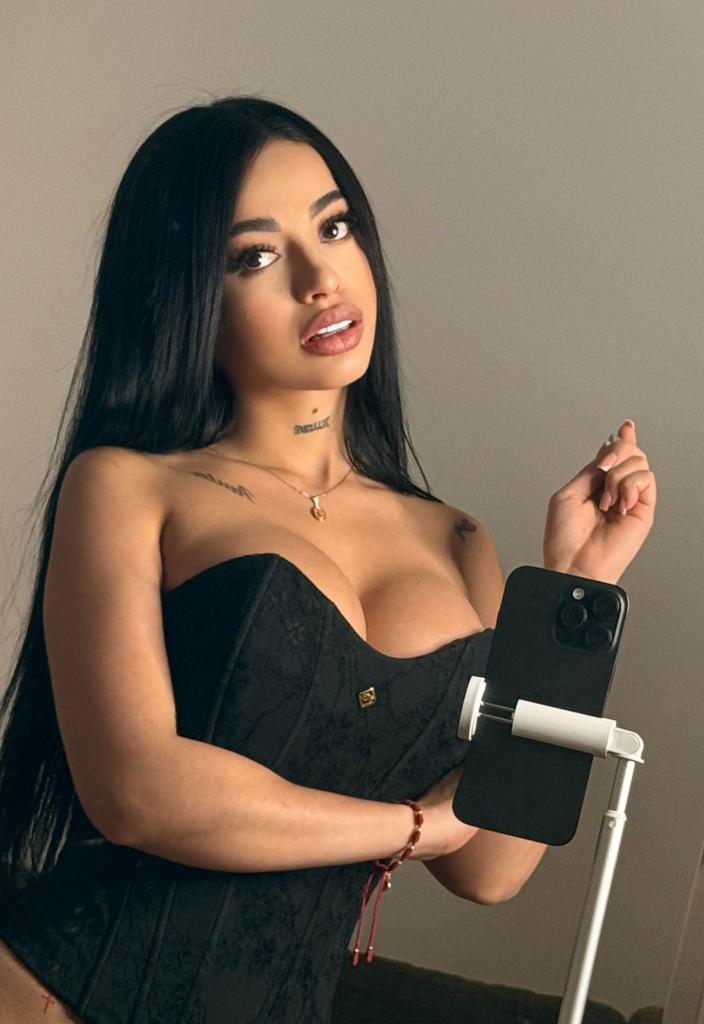 Chica busca chico en Cádiz: 