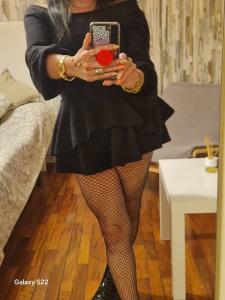 642076493: Chica busca chico en Pontevedra