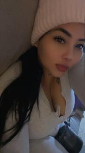 687164540: Chica busca chico en Huelva