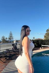 615217192: Chica busca chico en Gerona